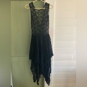 Queen brand lace dress. Size medium.
